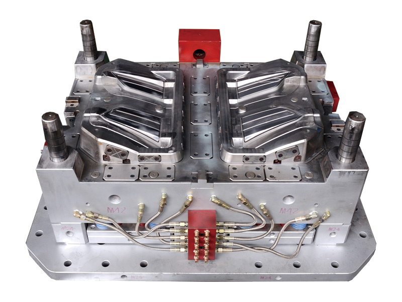 后尾灯配件模具